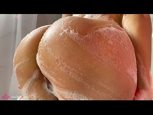 ❤️ Brunette sjálfsfróar kisu með titrara til að fá mikla fullnægingu í sturtu ️❌ Harð klám á klám is.pornpk.ru